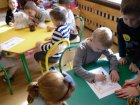 O kocie w butach i nie tylko…  spotkanie z przedszkolakami z Kościelca z okazji  Światowego Dnia Kota